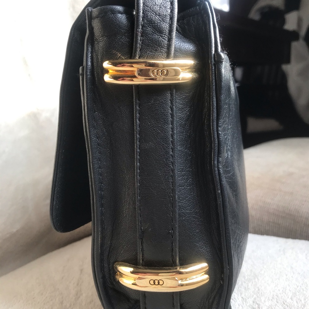 Black Leather Vintage Shoulder Bag - Picture 5 of 8